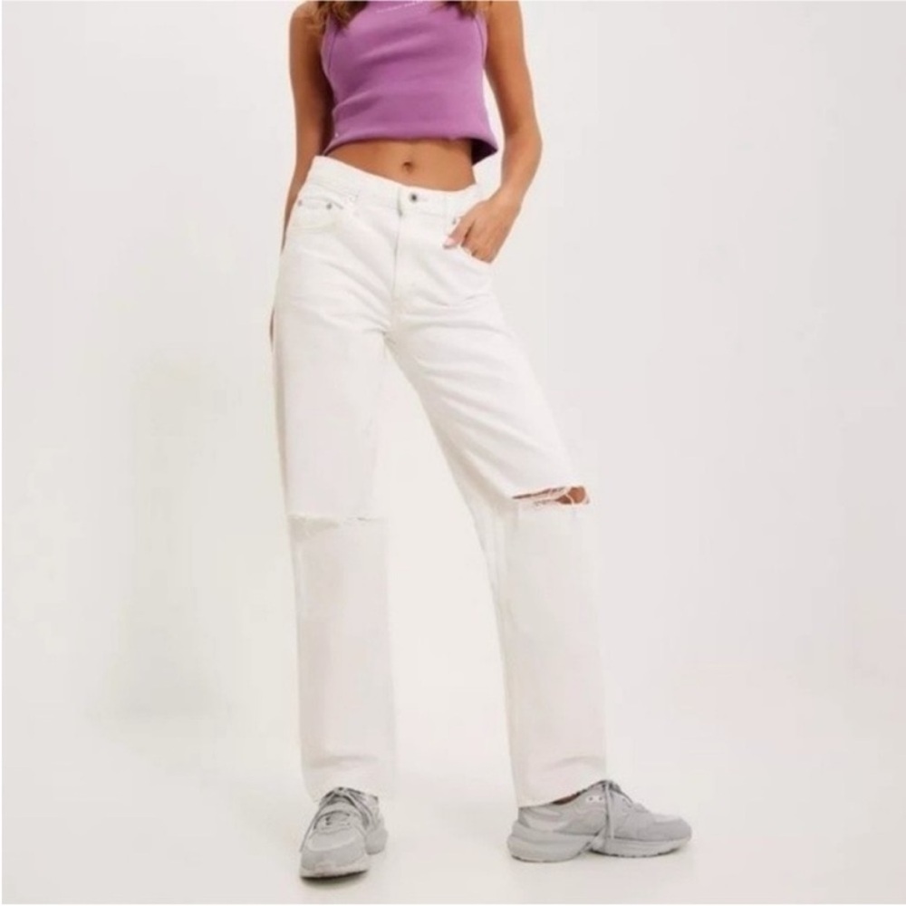 Levi’s ‘94 Baggy Jeans Mid Rise Straight Leg Distressed White Denim Size 26 NWT